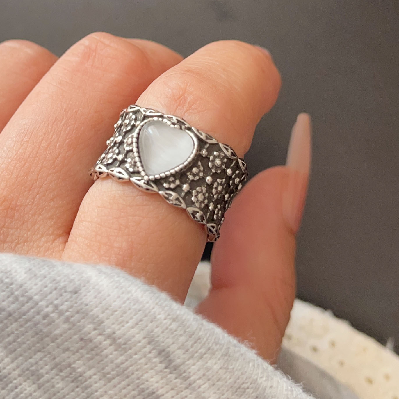 925 スターリングシルバーリング女性のための幾何学的なファ - Statement Cocktail Ring のレビューと価格