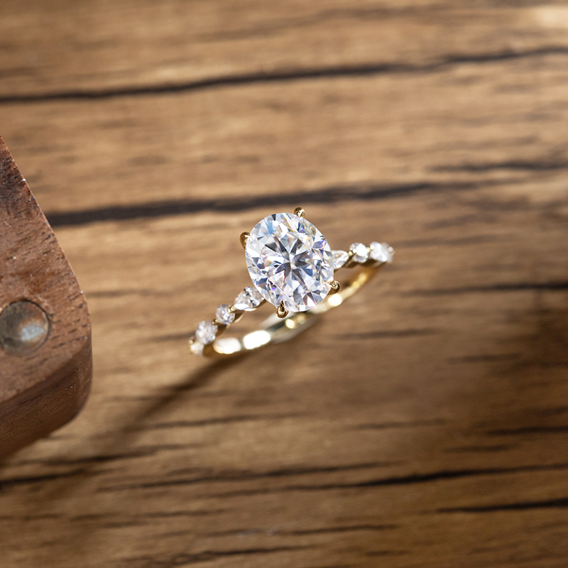 エレガントな楕円形 1ct 2ct 3ct モアッサナイト  - Statement Cocktail Ring のレビューと価格