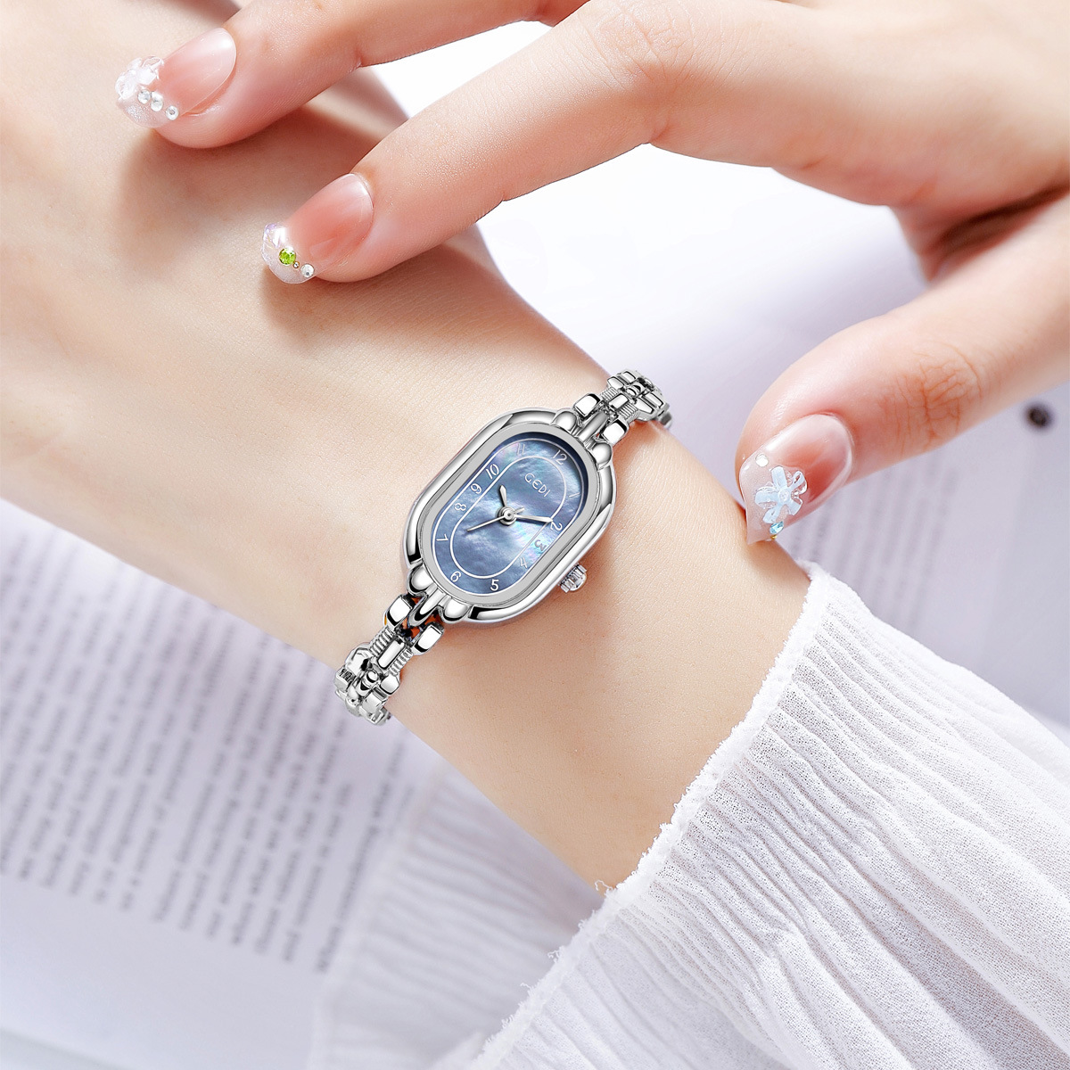 ヴィンテージブレスレットウォッチ女性レトロゴールド腕時計オー - Jewelry Watches Vintage のレビューと価格