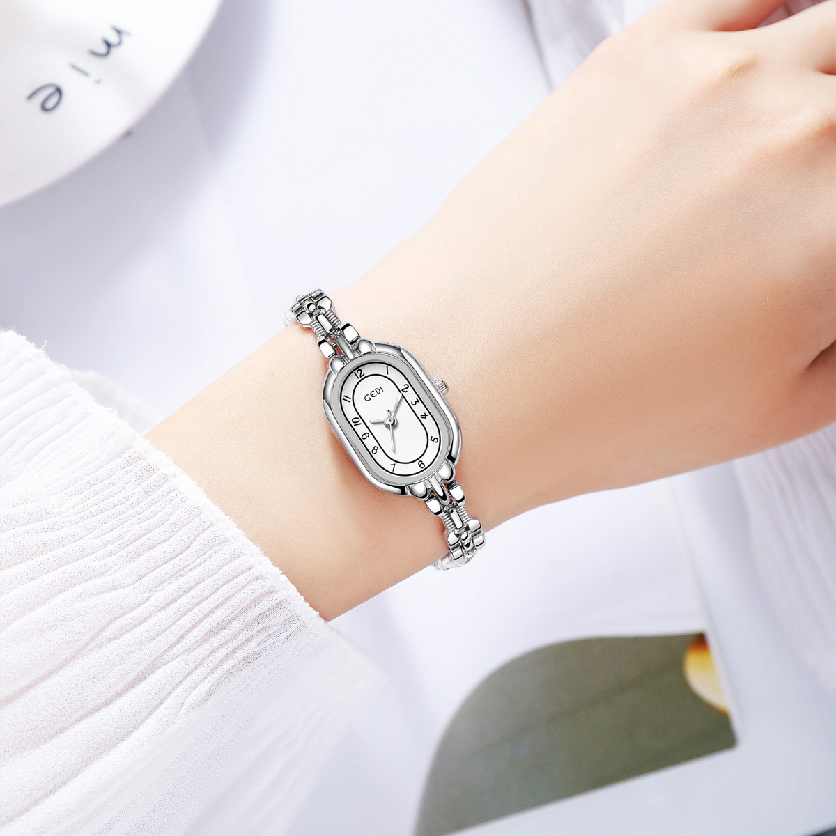 ヴィンテージブレスレットウォッチ女性レトロゴールド腕時計オー - Jewelry Watches Vintage のレビューと価格