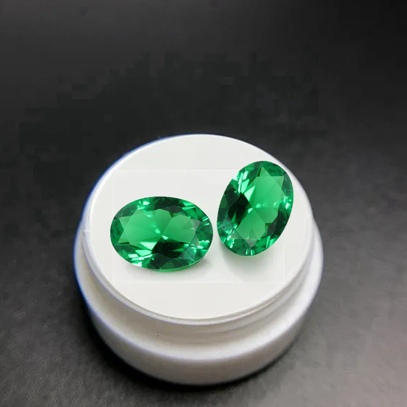 美しいエメラルドグリーンのオーバルカットVVSルースジェムス - Turquoise Stone Ring のレビューと価格