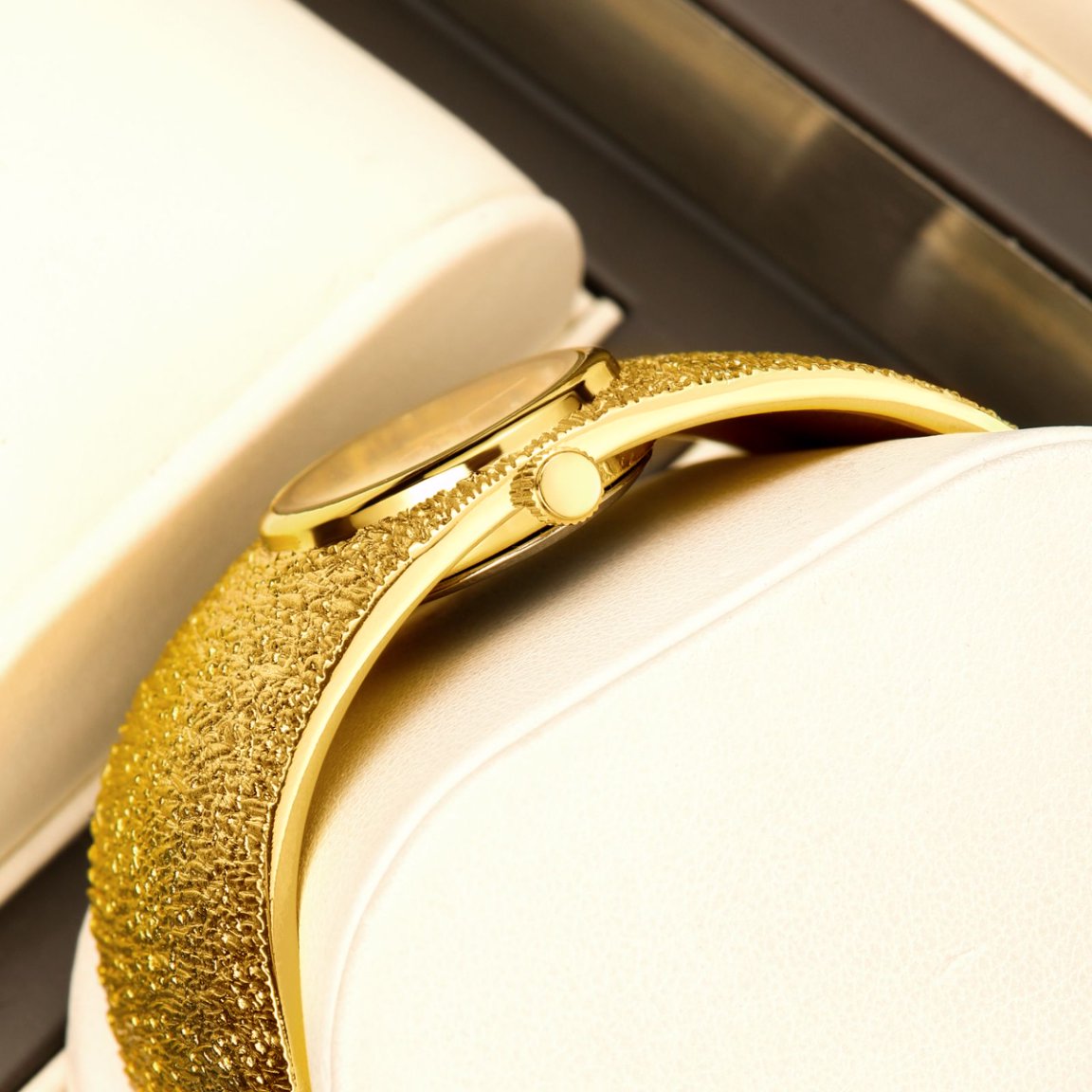 YaLaLuSi テクスチャード ワイド ゴールド カフ バ - Jewelry Watches Vintage のレビューと価格